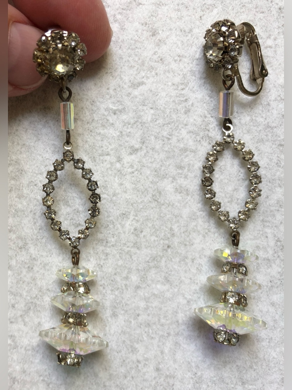 Beautiful Vintage Aurora Borealis Crystal Dangle Earrings Rhinestones beaded WOW